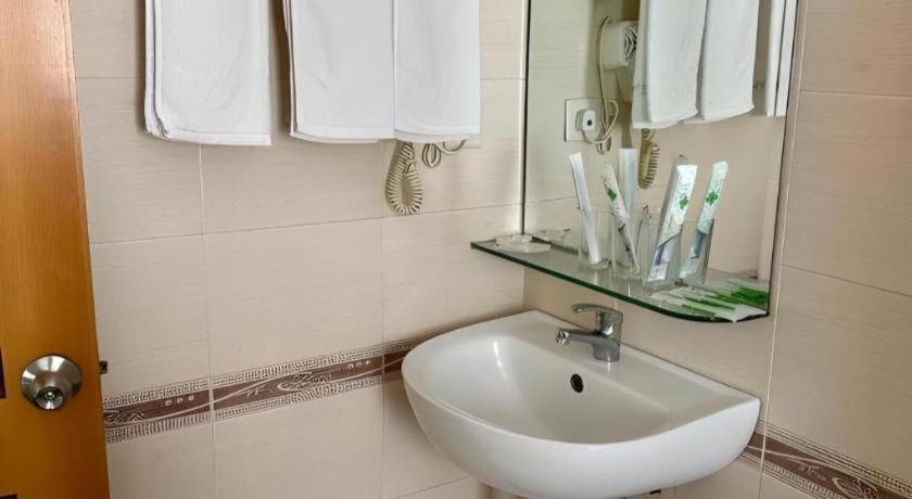 Man Va Hotel Makau Bagian luar foto